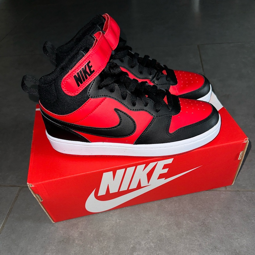 Nike Court Borough Mid 2